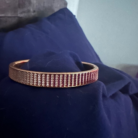 Swarovski Luxury Bangle. Pink Crystals and rose plated gold. - Picture 2 of 4